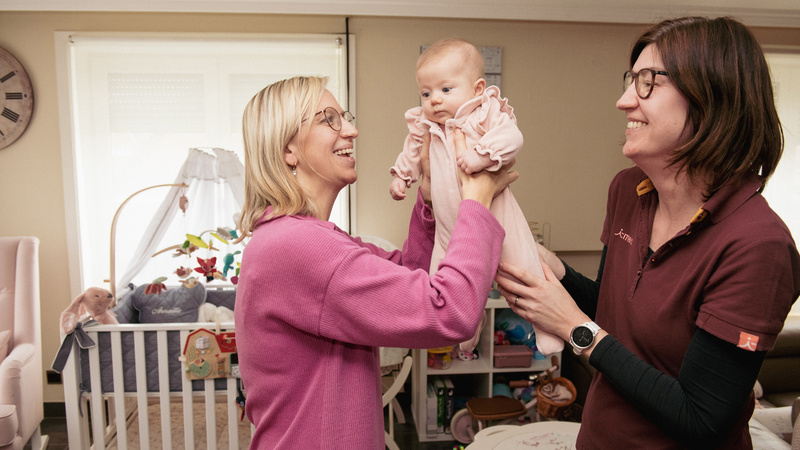 Kraamhulp Sharon met alleenstaande mama Stephanie